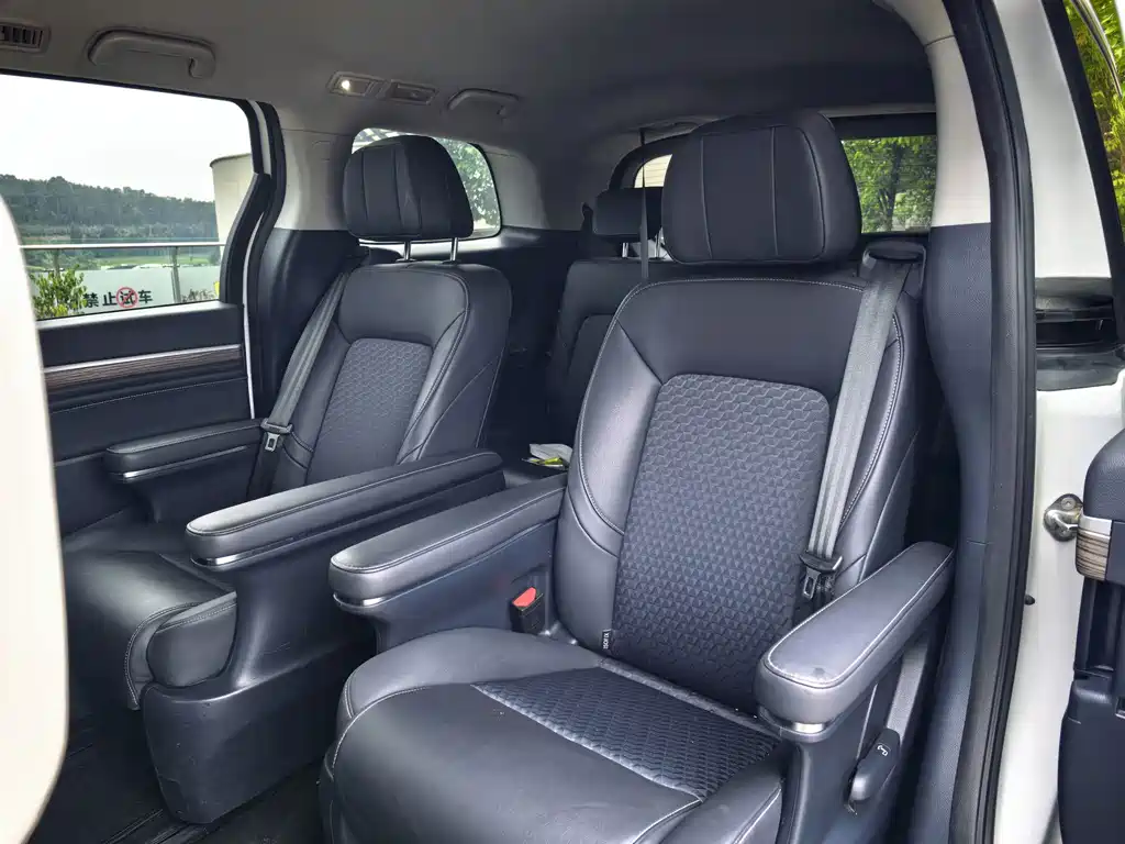 GAC Motor Trumpchi M8 — фото 15