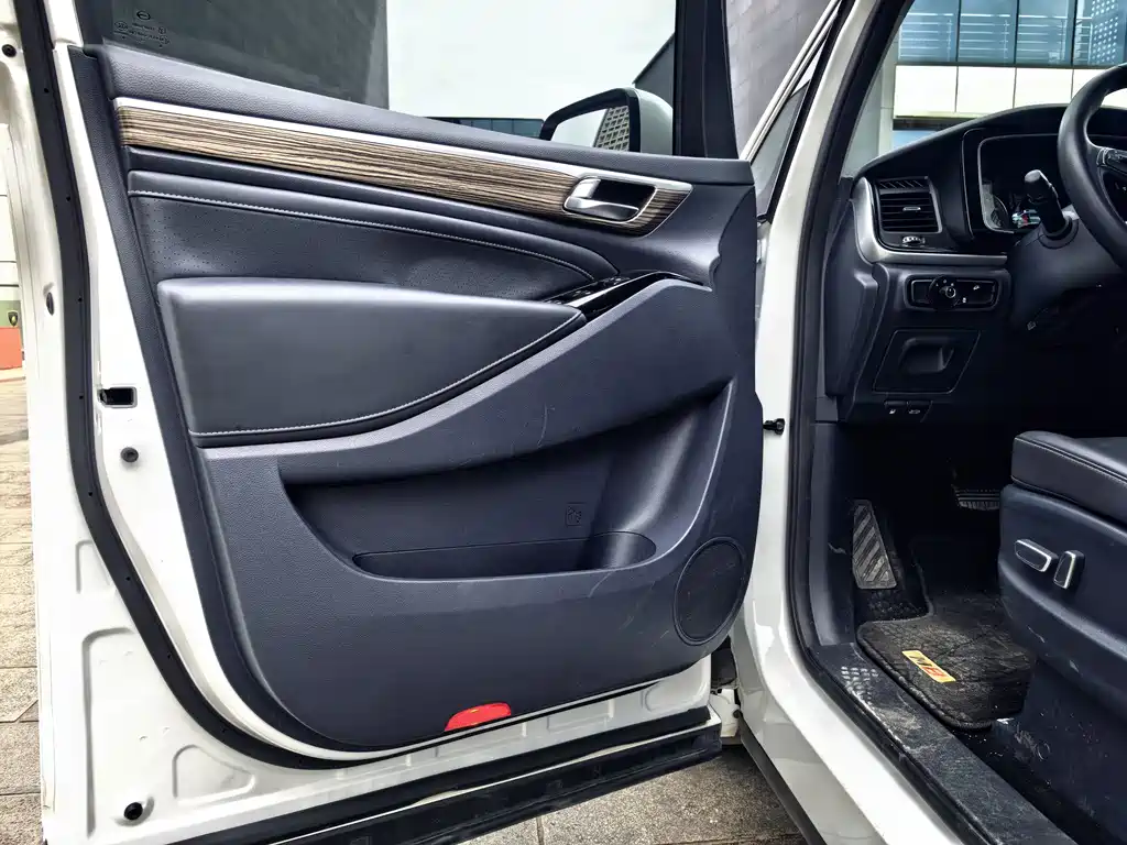 GAC Motor Trumpchi M8 — фото 32