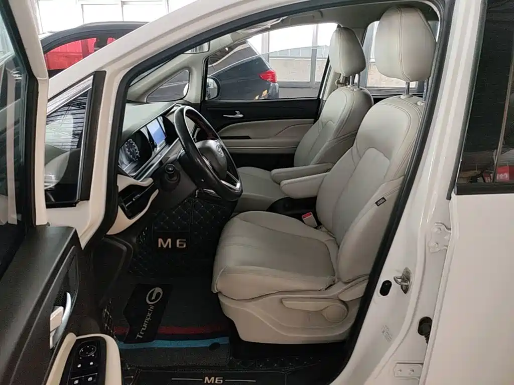 GAC Motor Trumpchi M6 — фото 15