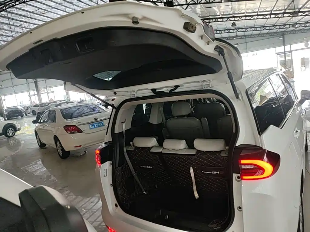 GAC Motor Trumpchi M6 — фото 19
