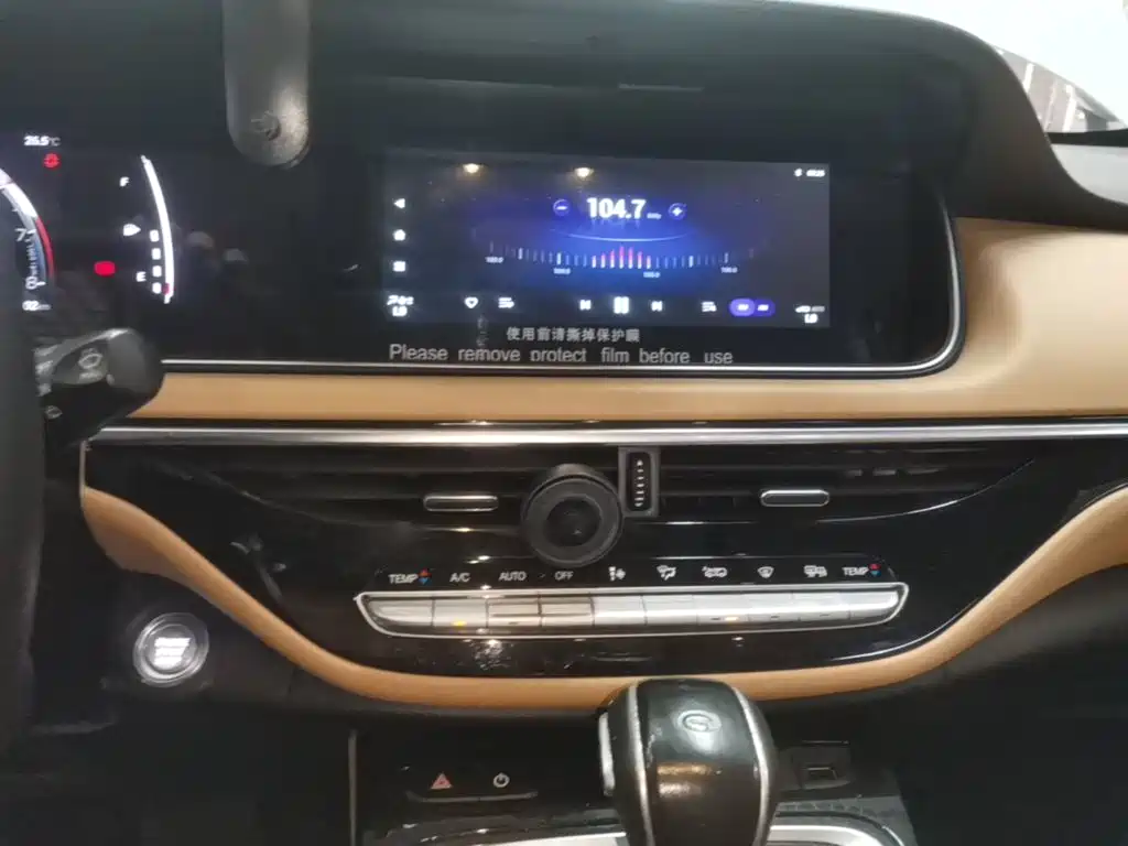 GAC Motor Trumpchi M6 — фото 13