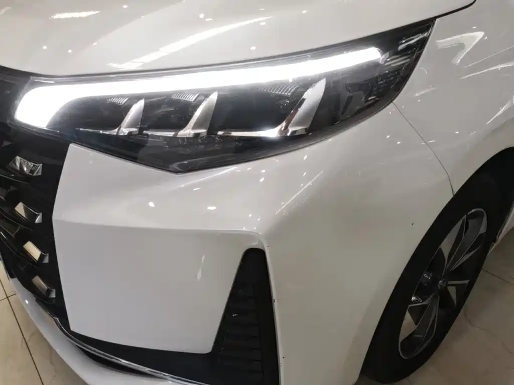 GAC Motor Trumpchi M6 — фото 24