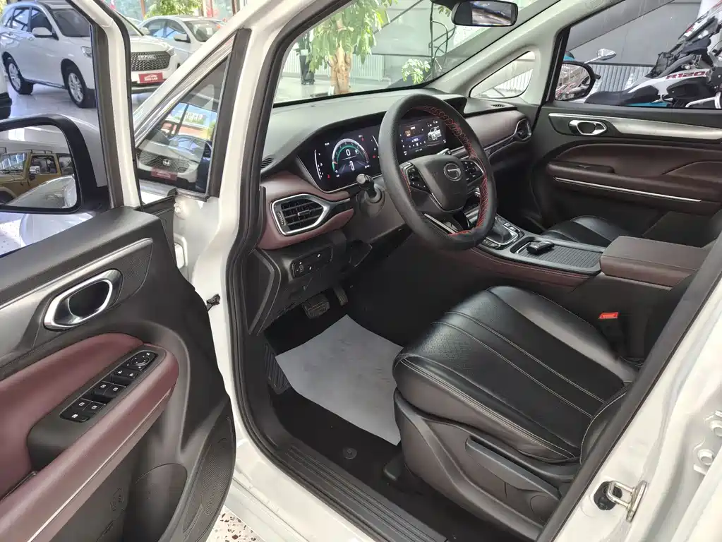 GAC Motor Trumpchi M6 — фото 4