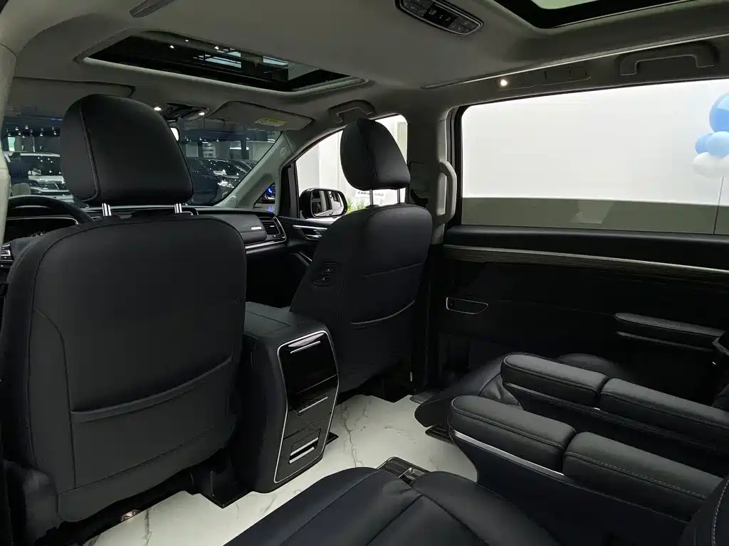GAC Motor Trumpchi M8 — фото 20