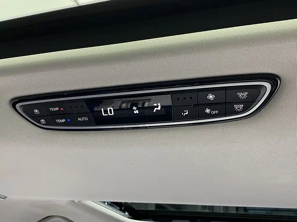 GAC Motor Trumpchi M8 — фото 22