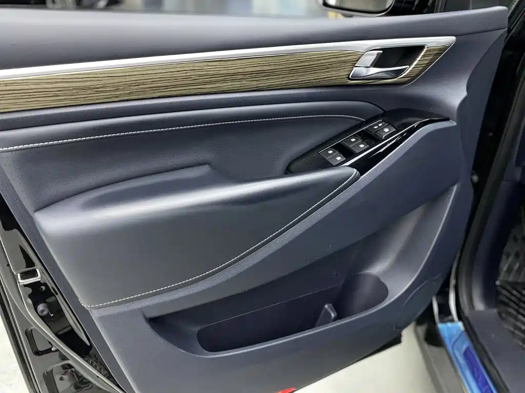 GAC Motor Trumpchi M8 — фото 10