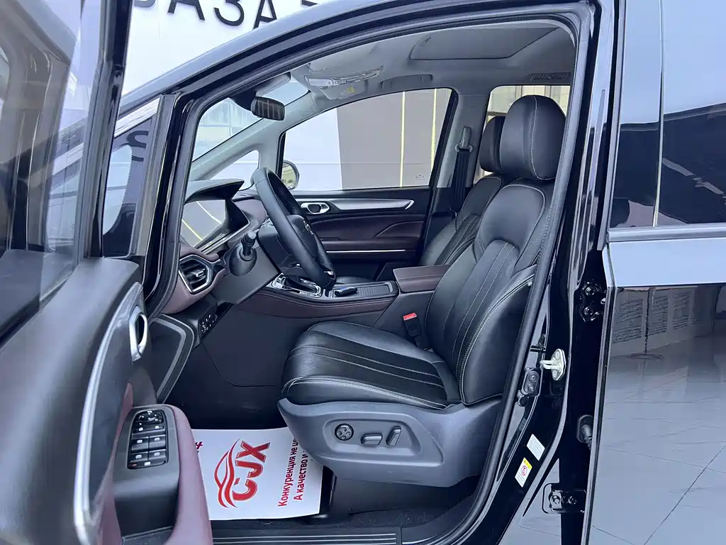 GAC Motor Trumpchi M6 — фото 7
