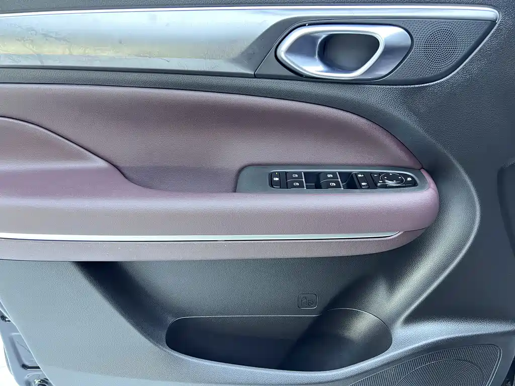 GAC Motor Trumpchi M6 — фото 8