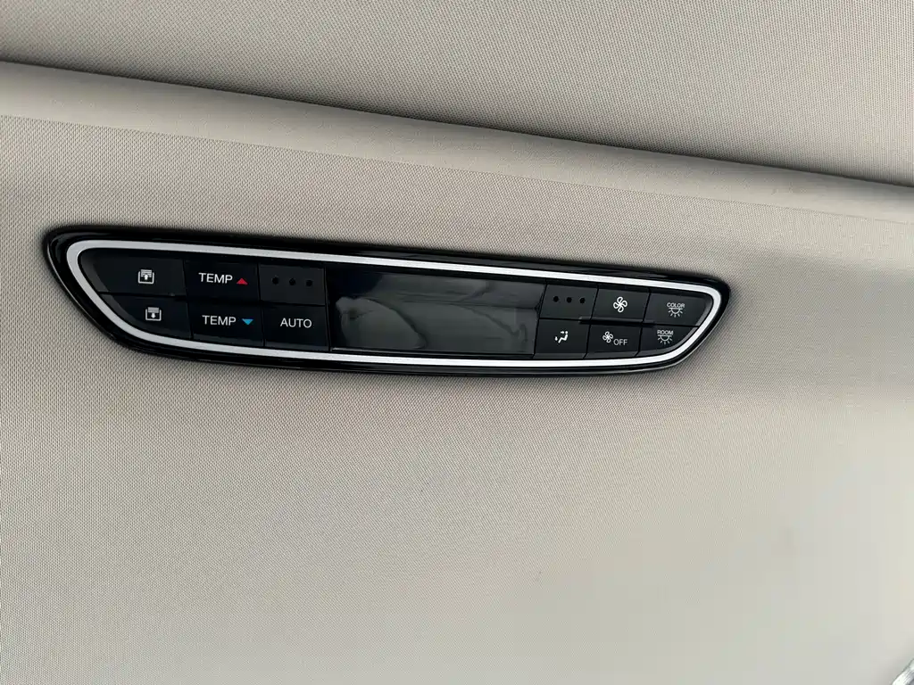 GAC Motor Trumpchi M8 — фото 14