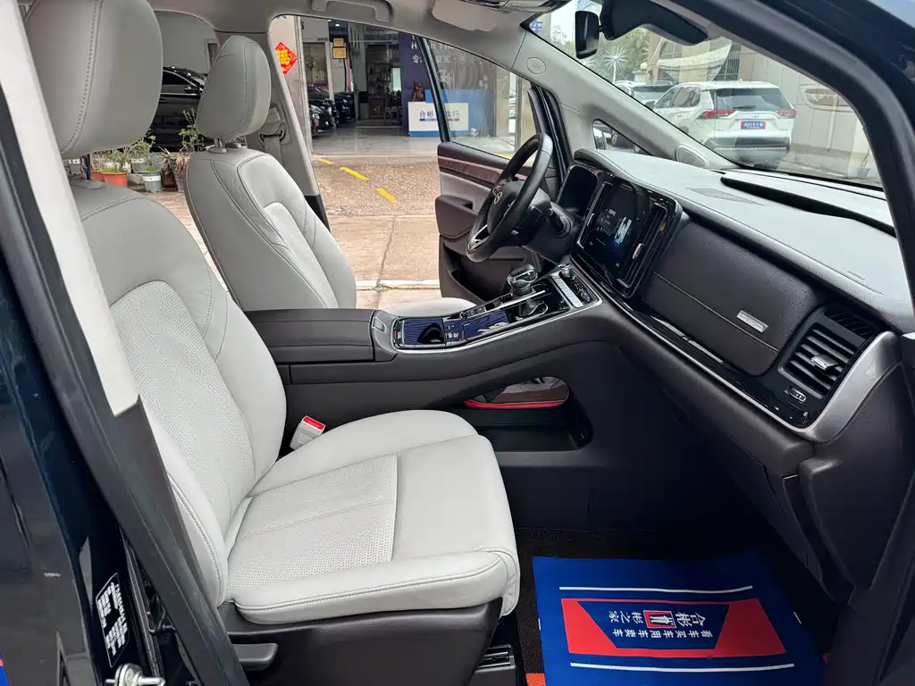GAC Motor Trumpchi M8 — фото 18