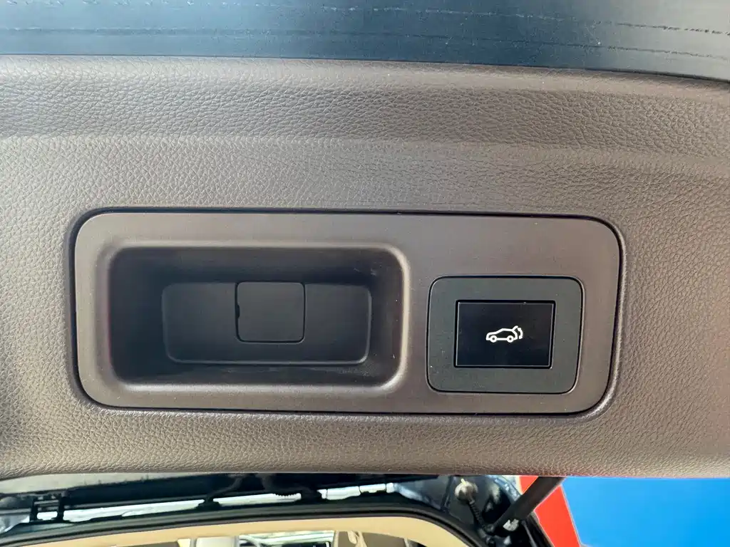 GAC Motor Trumpchi M8 — фото 27