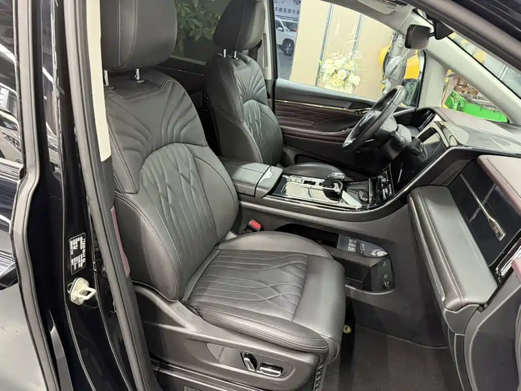 GAC Motor Trumpchi M8 — фото 11