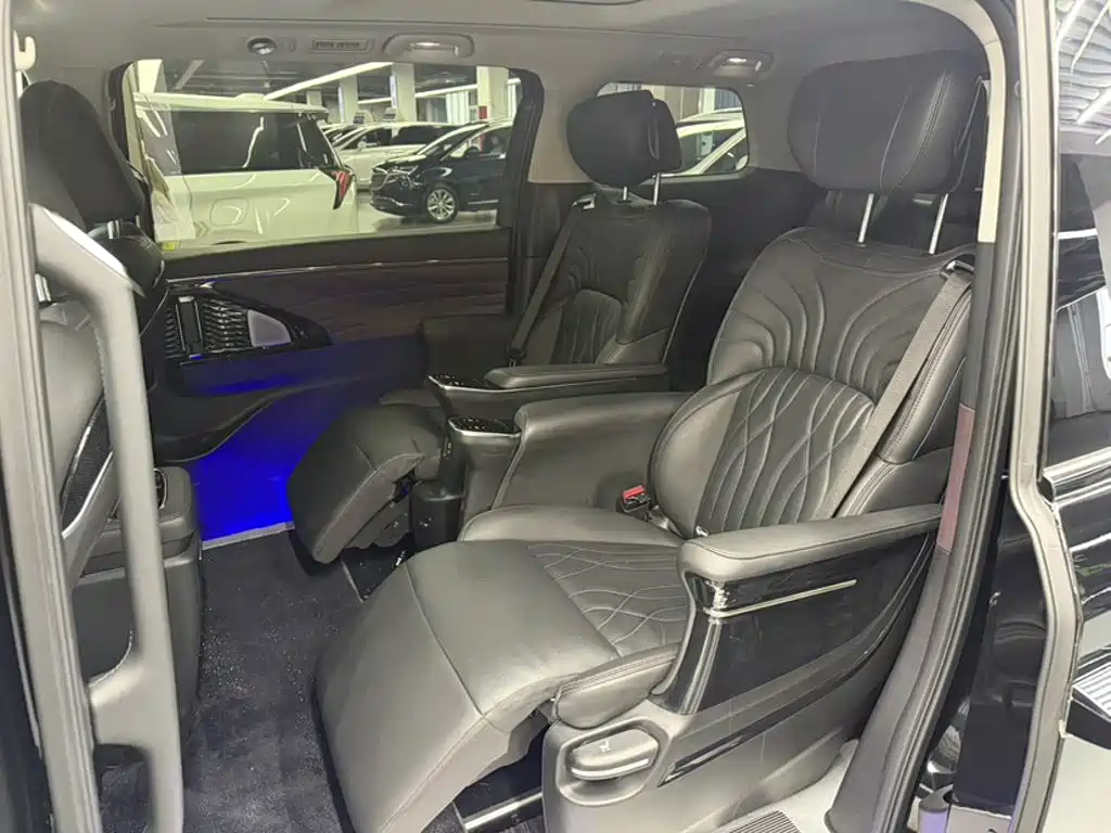 GAC Motor Trumpchi M8 — фото 10