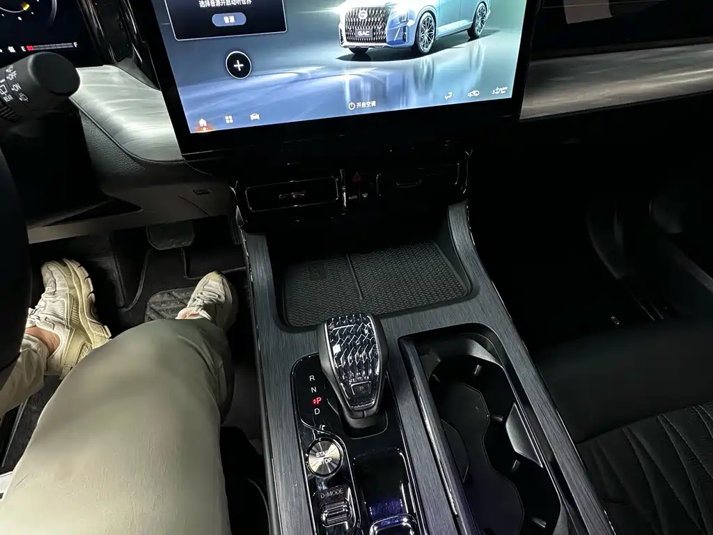 GAC Motor Trumpchi GS8 — фото 22
