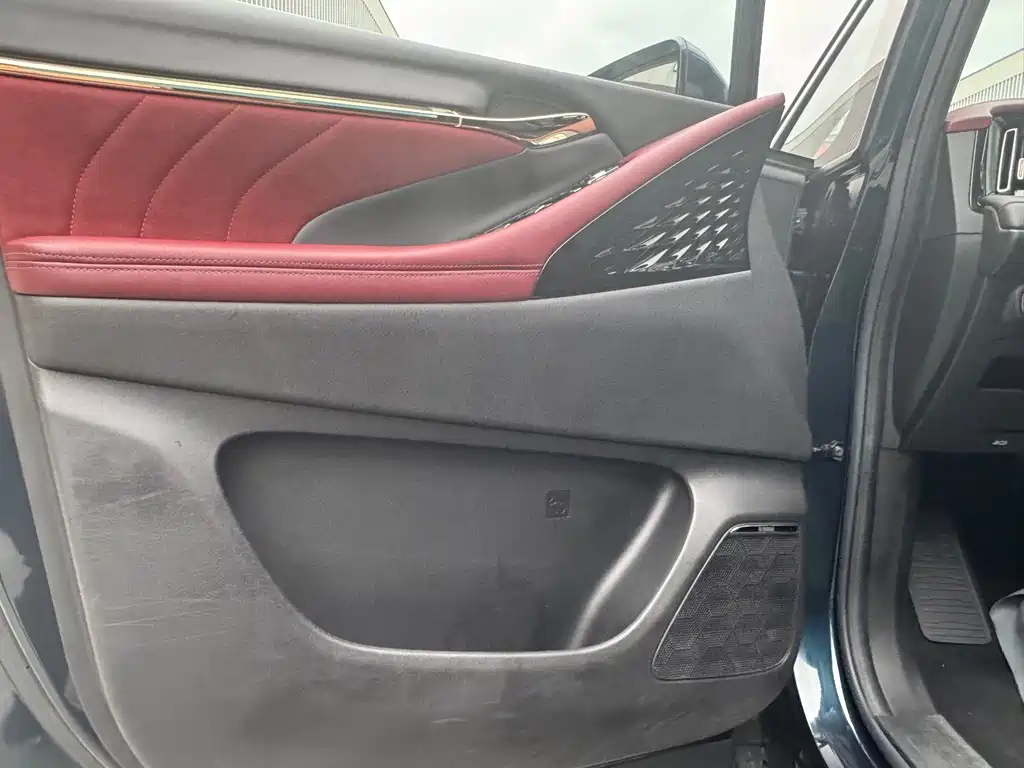 GAC Motor Trumpchi E9 — фото 11