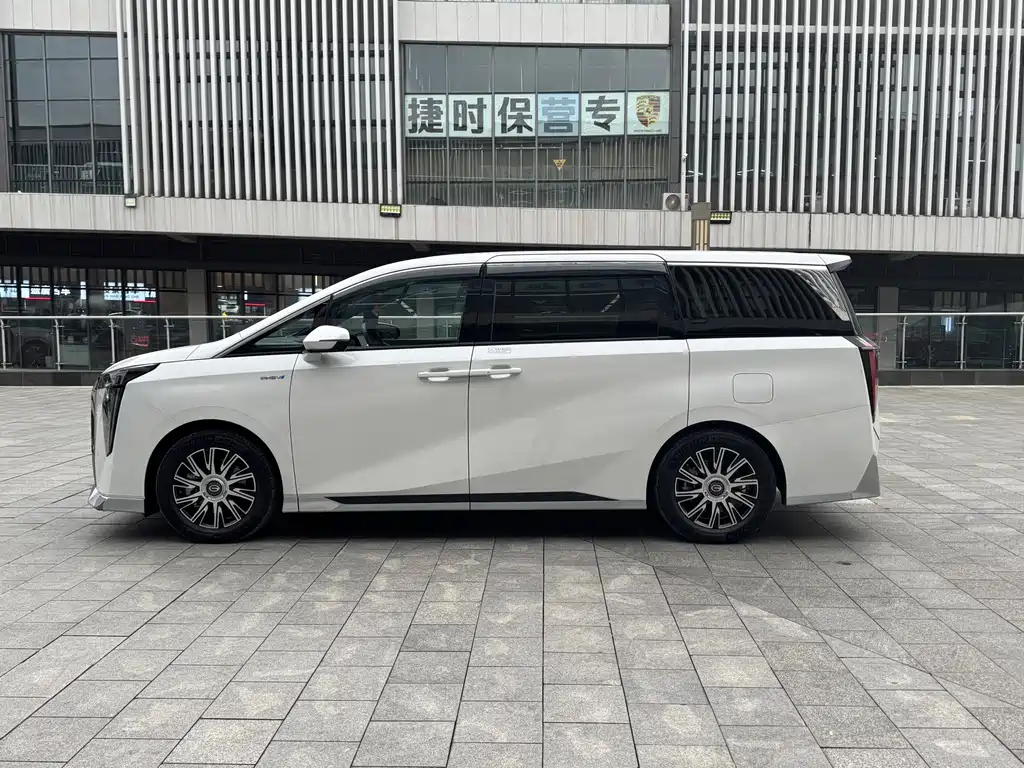 GAC Motor Trumpchi E9 — фото 8
