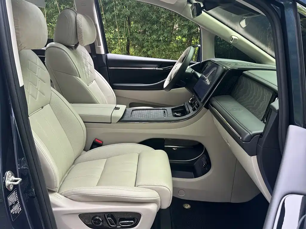 GAC Motor Trumpchi Xiangwang M8 — фото 10