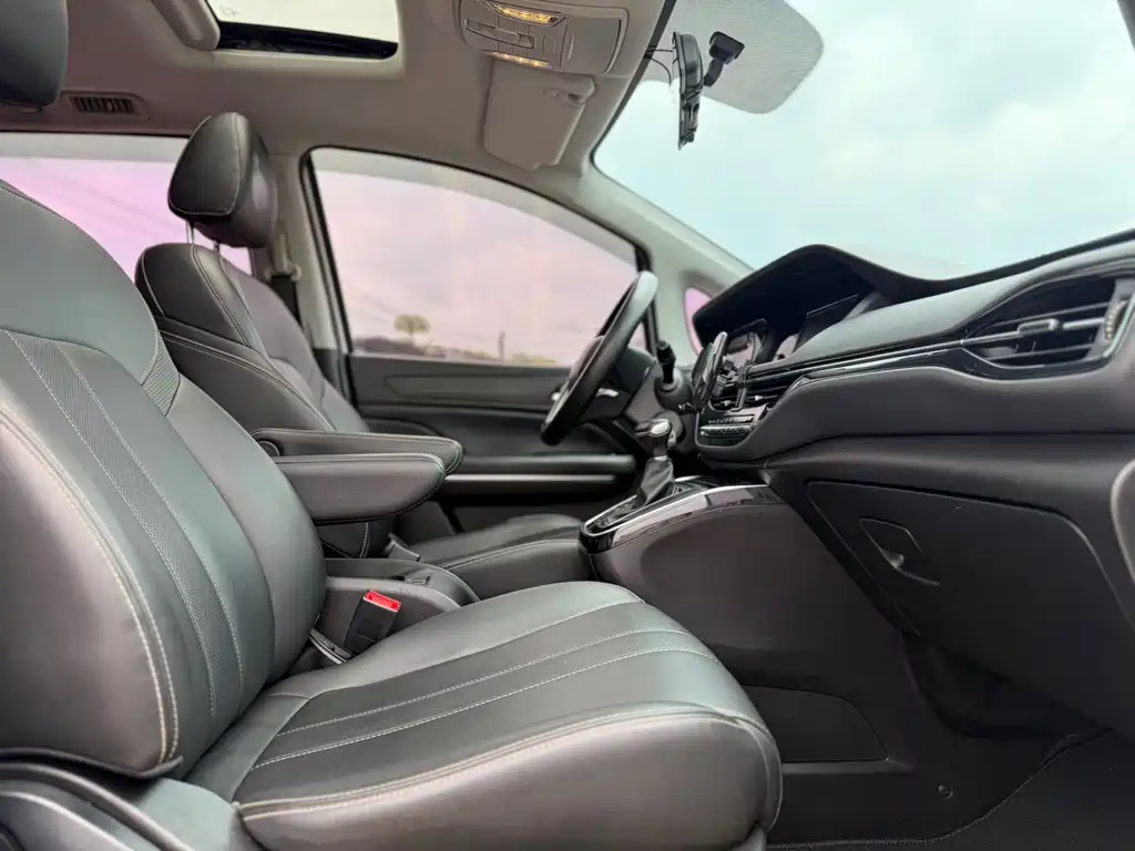 GAC Motor Trumpchi M6 — фото 15