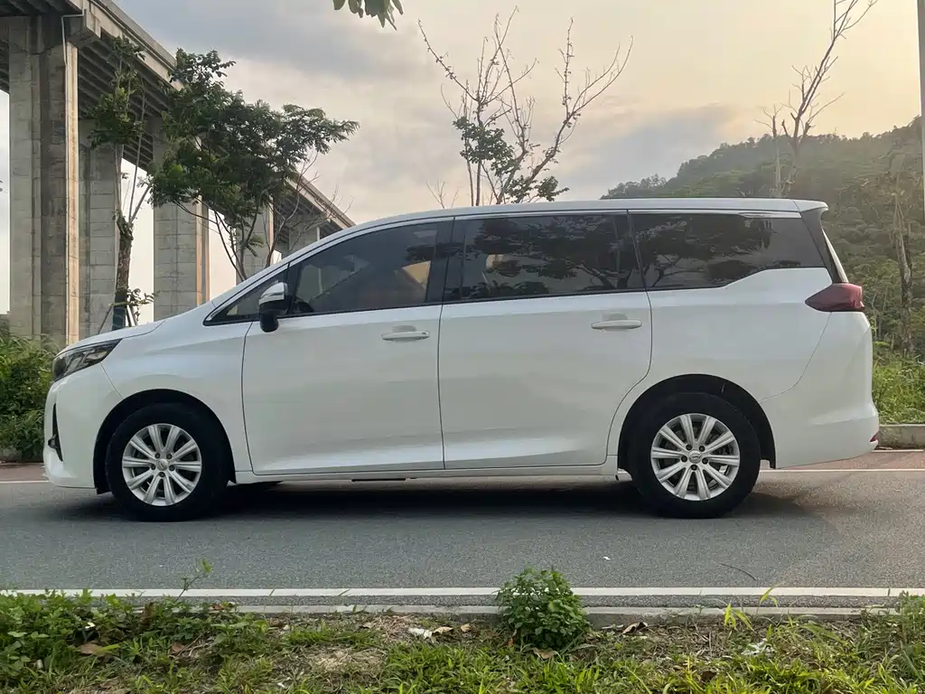 GAC Motor Trumpchi M6 — фото 21