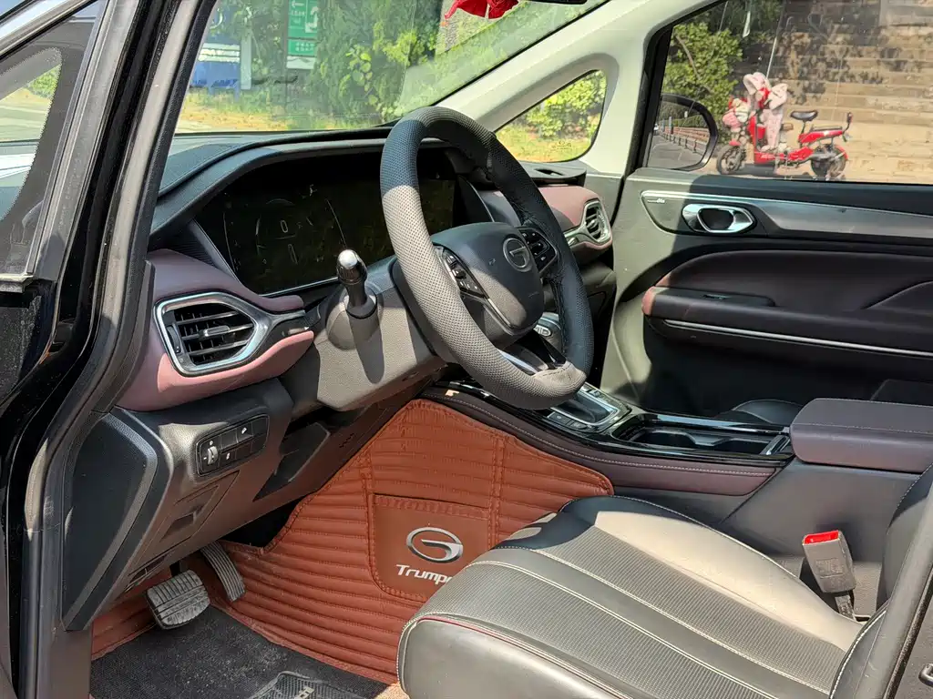 GAC Motor Trumpchi M6 — фото 14