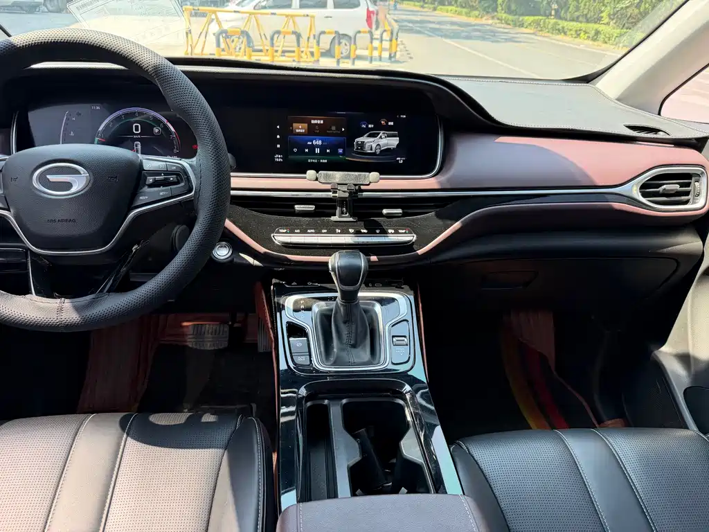 GAC Motor Trumpchi M6 — фото 18