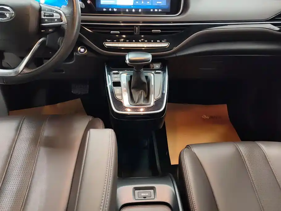 GAC Motor Trumpchi M6 — фото 16
