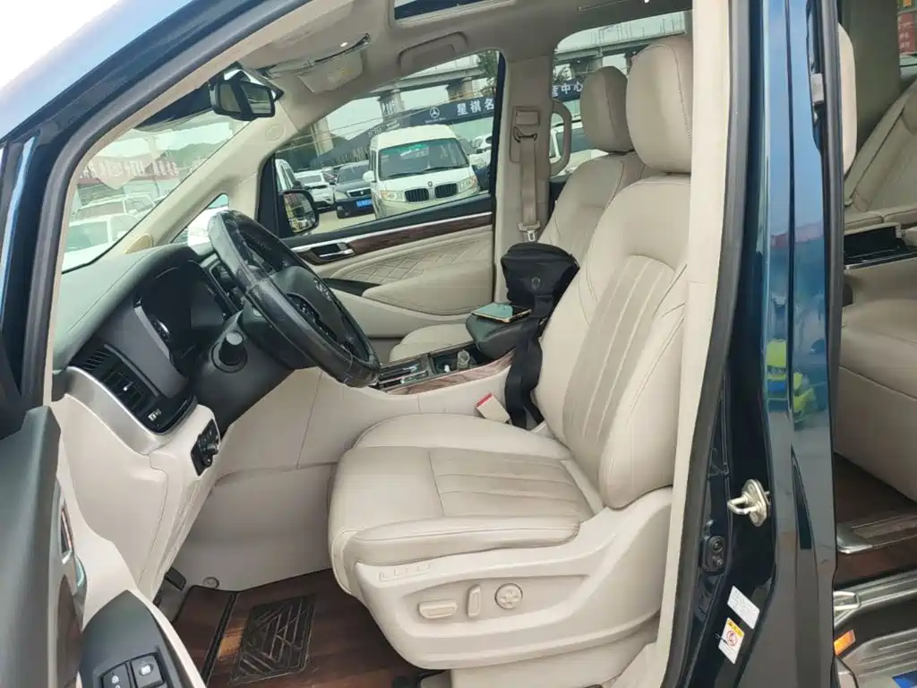 GAC Motor Trumpchi M8 — фото 11