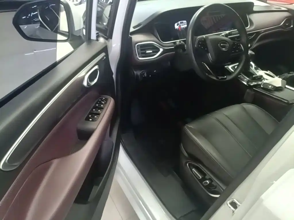 GAC Motor Trumpchi M6 — фото 16