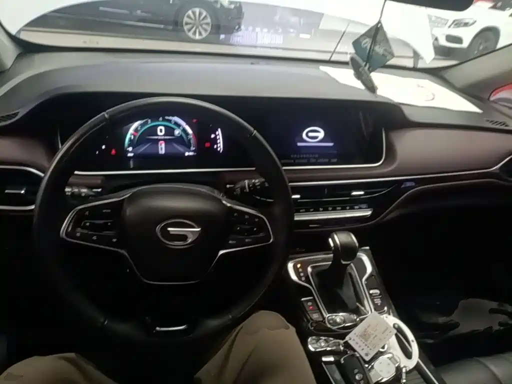 GAC Motor Trumpchi M6 — фото 10