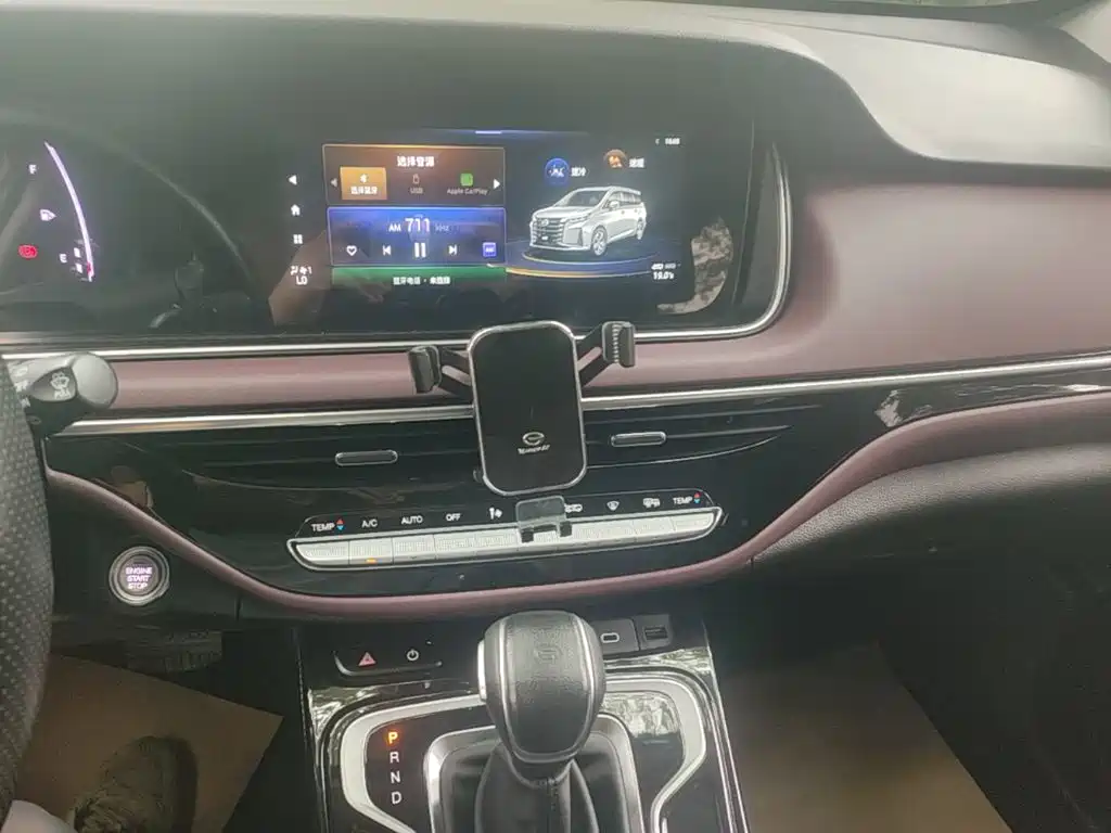 GAC Motor Trumpchi M6 — фото 13
