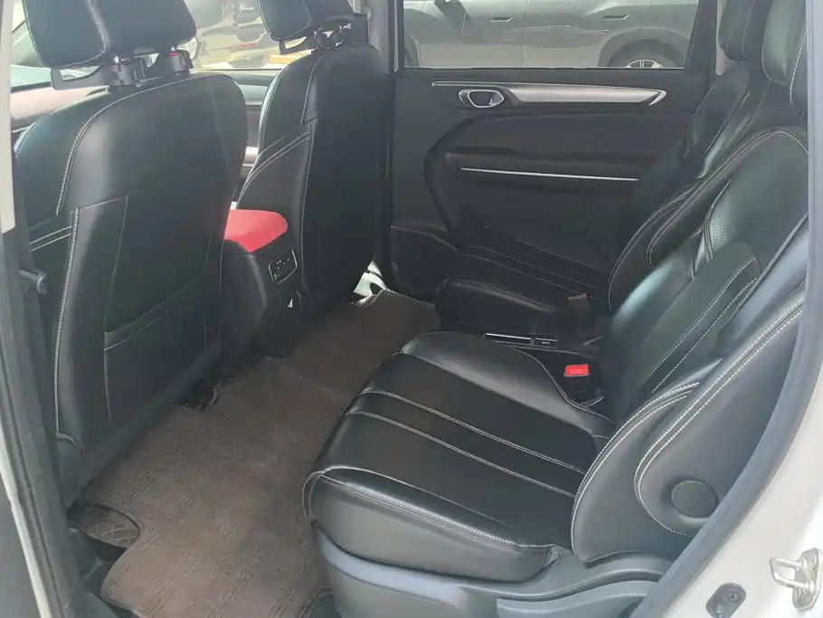 GAC Motor Trumpchi M6 — фото 11