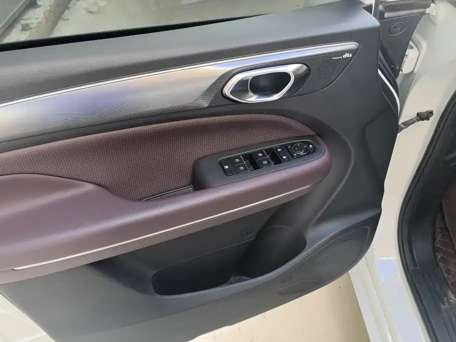 GAC Motor Trumpchi M6 — фото 7