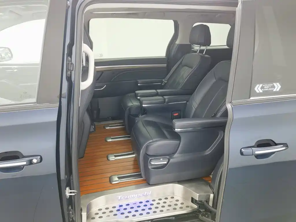 GAC Motor Trumpchi M8 — фото 15