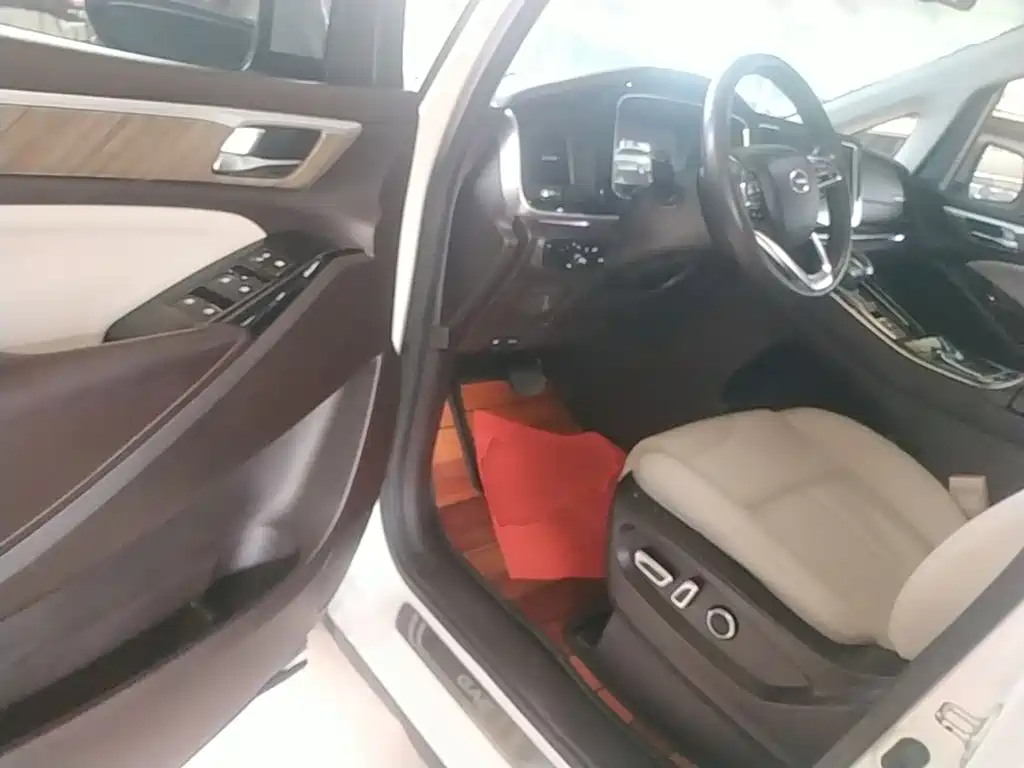 GAC Motor Trumpchi M8 — фото 16