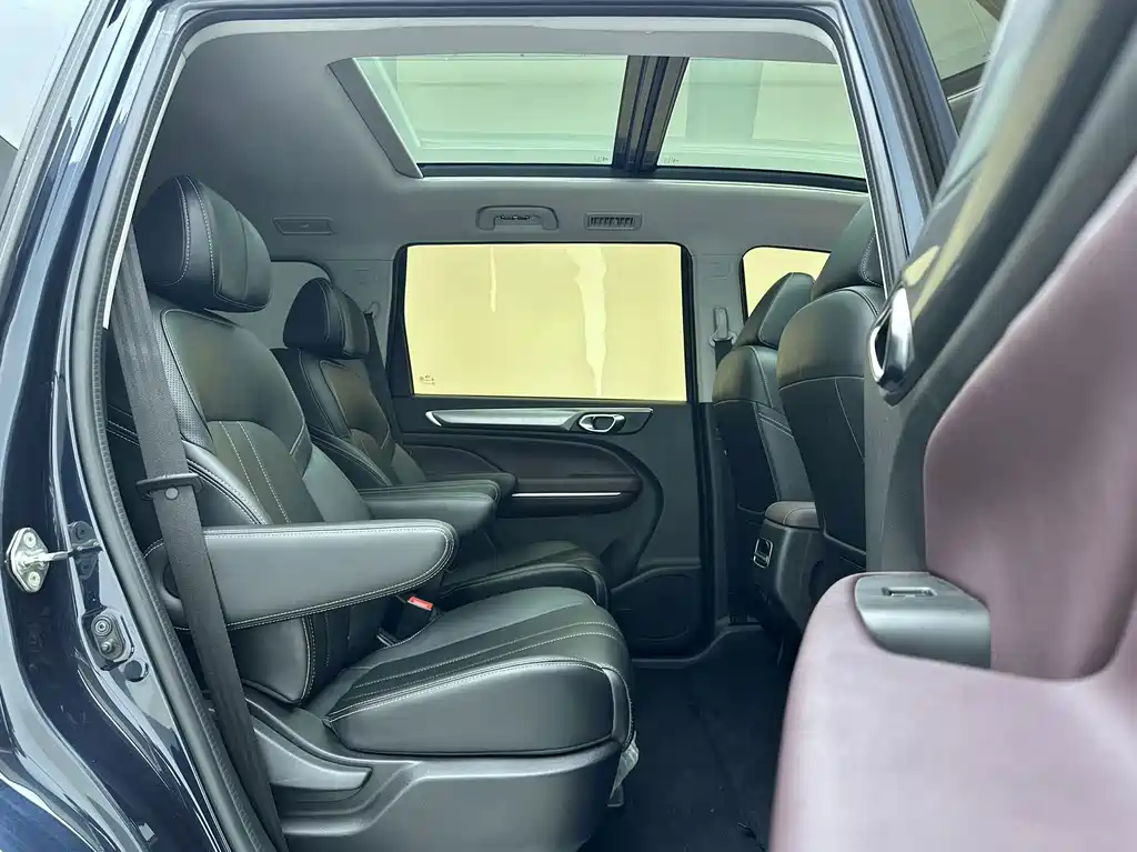 GAC Motor Trumpchi M6 — фото 10