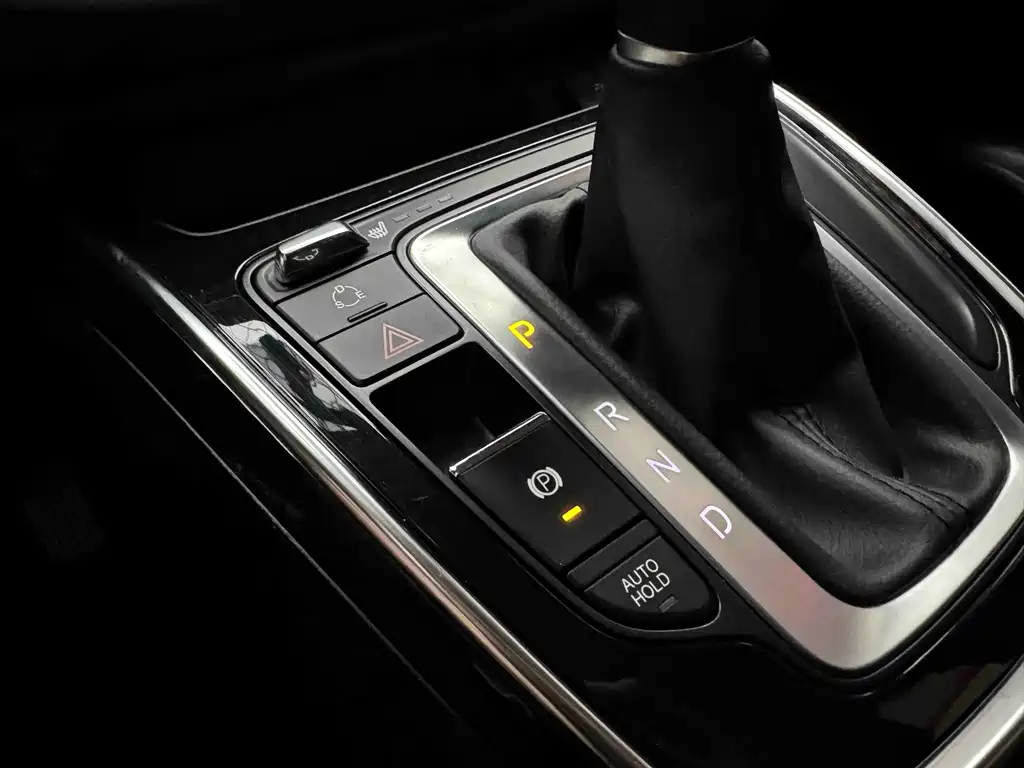 GAC Motor Trumpchi M6 — фото 13