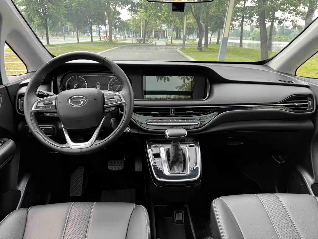 GAC Motor Trumpchi M6 — фото 23