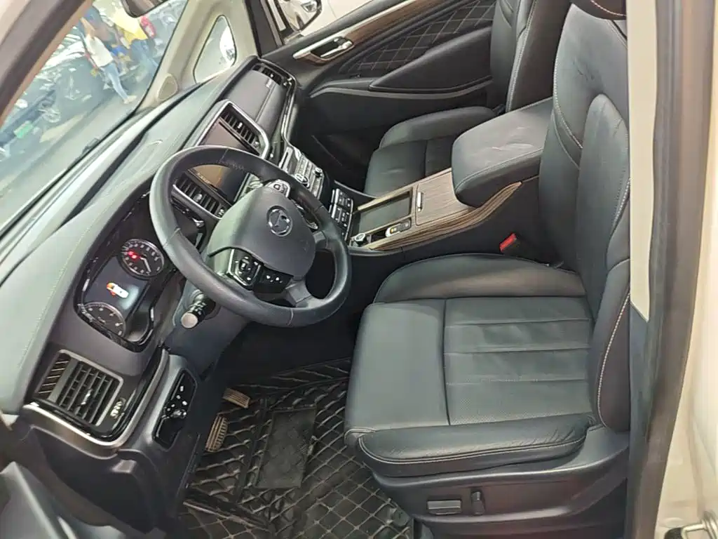 GAC Motor Trumpchi M8 — фото 15