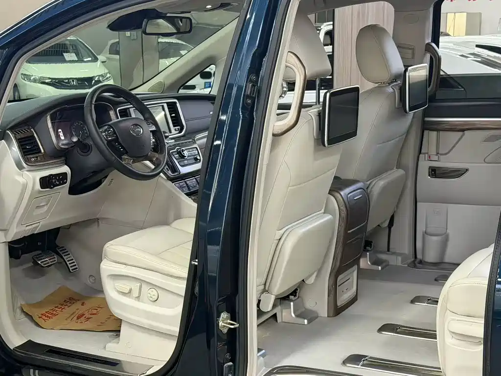 GAC Motor Trumpchi M8 — фото 9