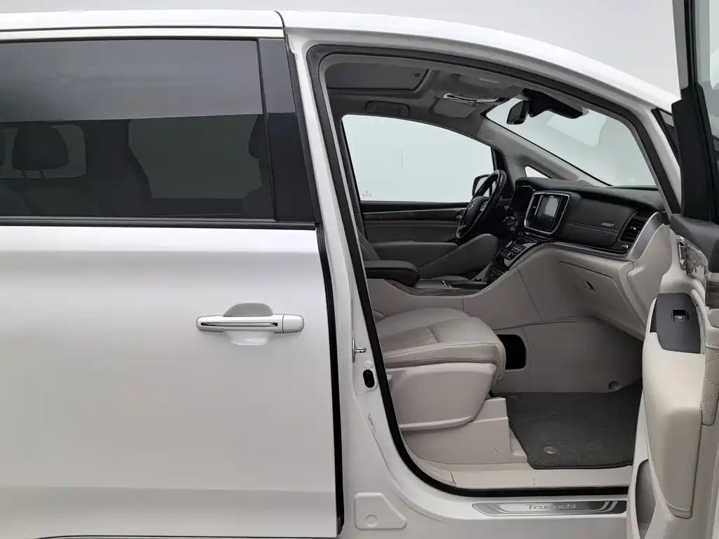 GAC Motor Trumpchi M8 — фото 23