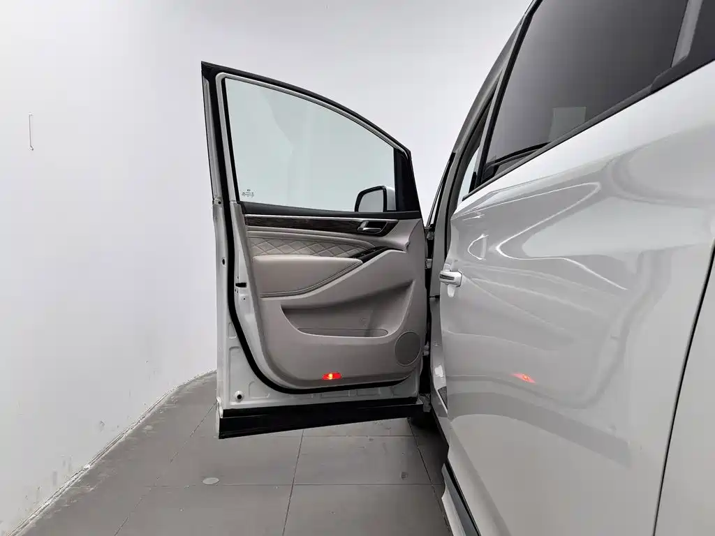 GAC Motor Trumpchi M8 — фото 8