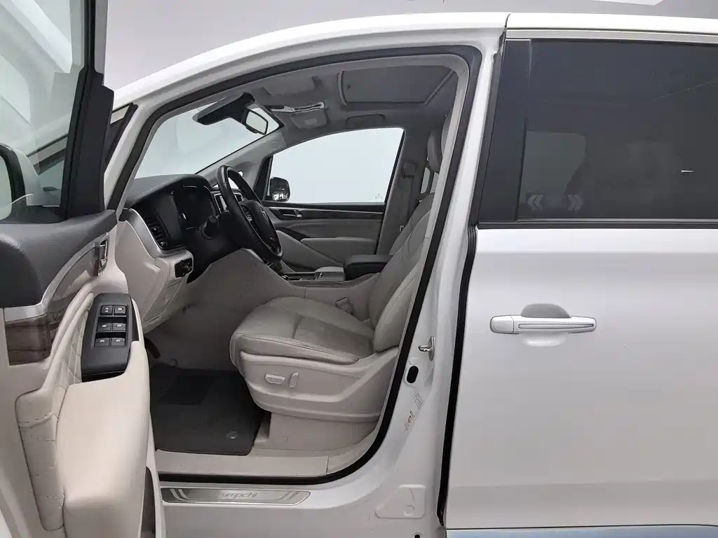 GAC Motor Trumpchi M8 — фото 10