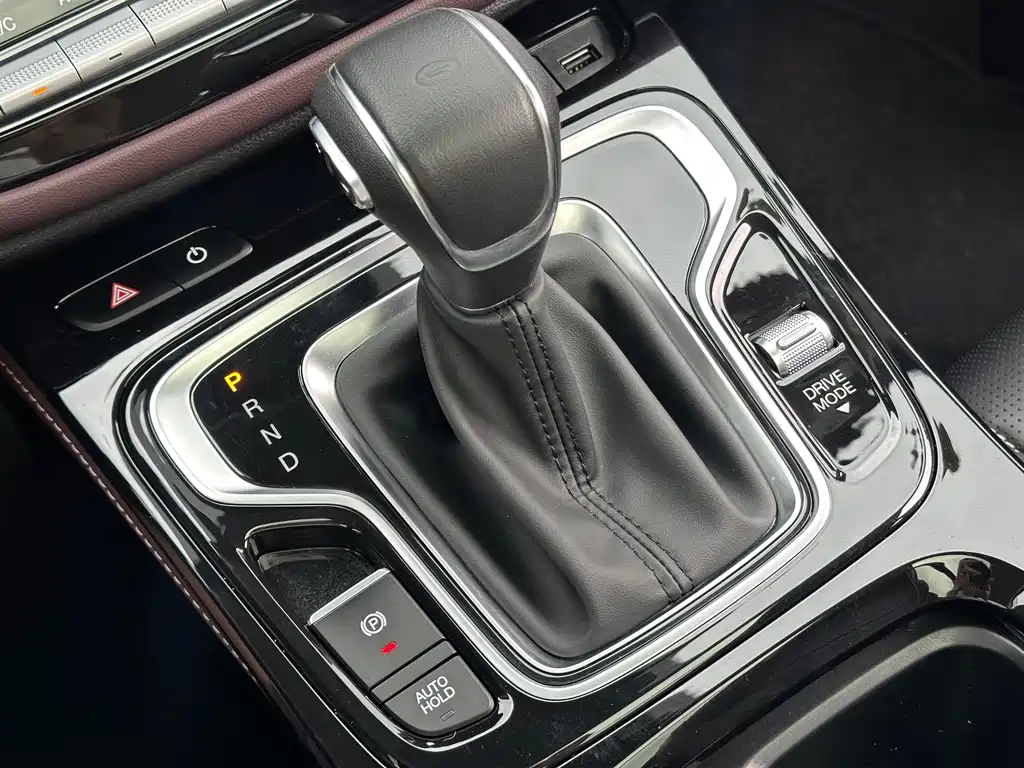 GAC Motor Trumpchi M6 — фото 11