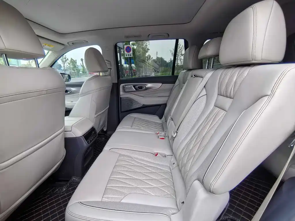 GAC Motor Trumpchi GS8 — фото 11