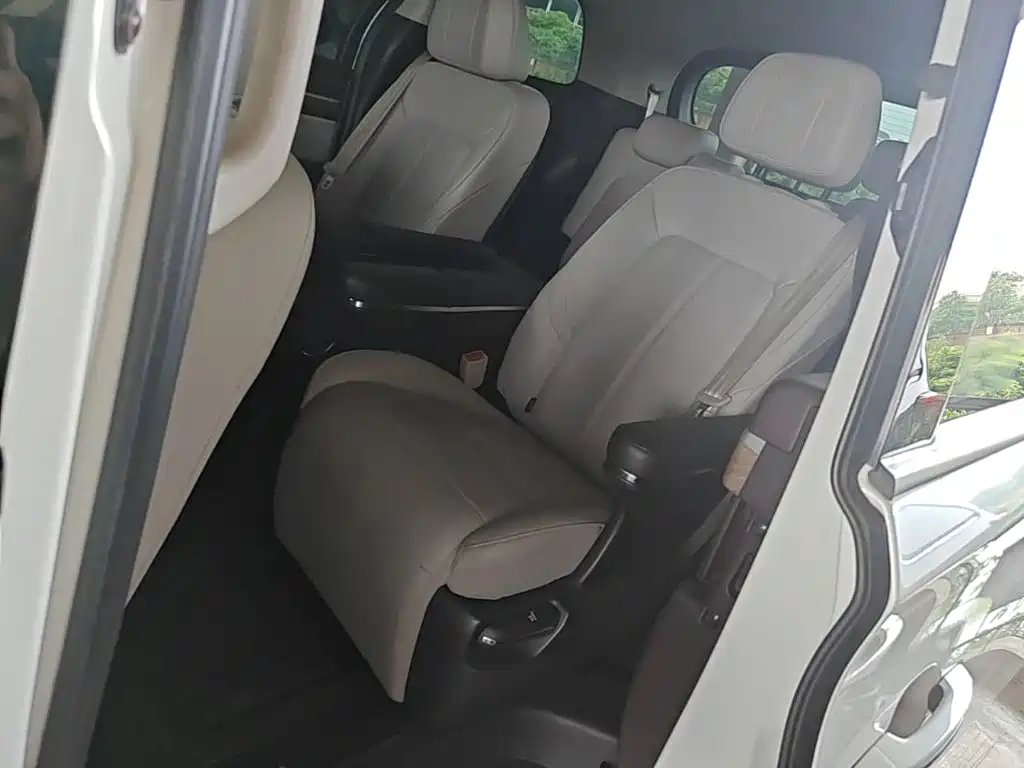 GAC Motor Trumpchi M8 — фото 17