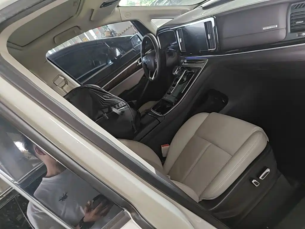 GAC Motor Trumpchi M8 — фото 25