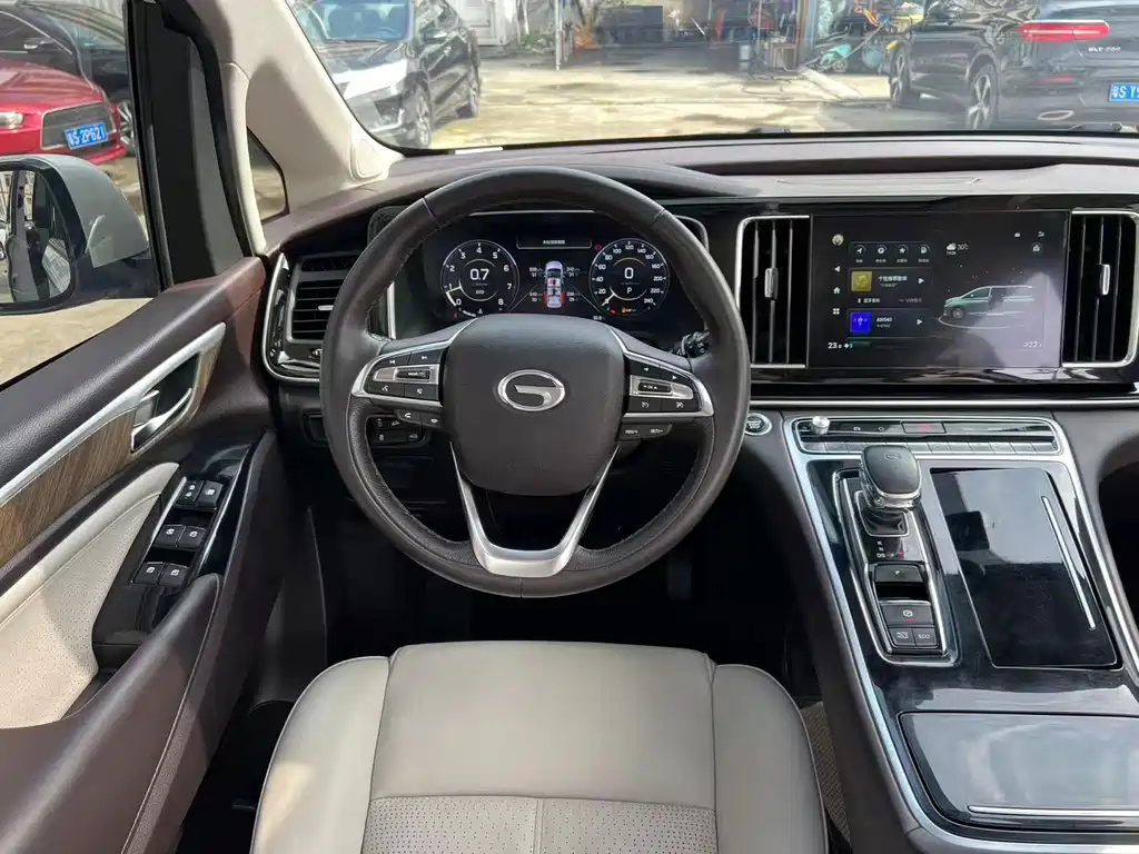 GAC Motor Trumpchi M8 — фото 10