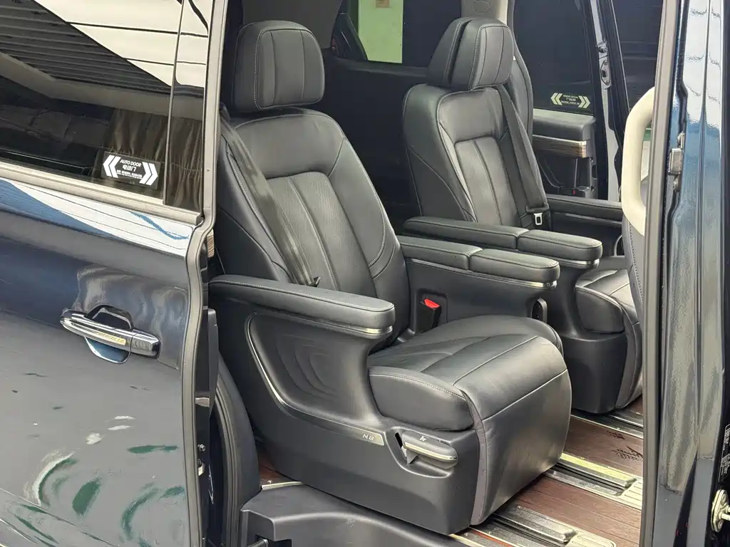 GAC Motor Trumpchi M8 — фото 21