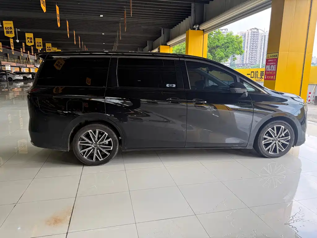 GAC Motor Trumpchi E8 — фото 11