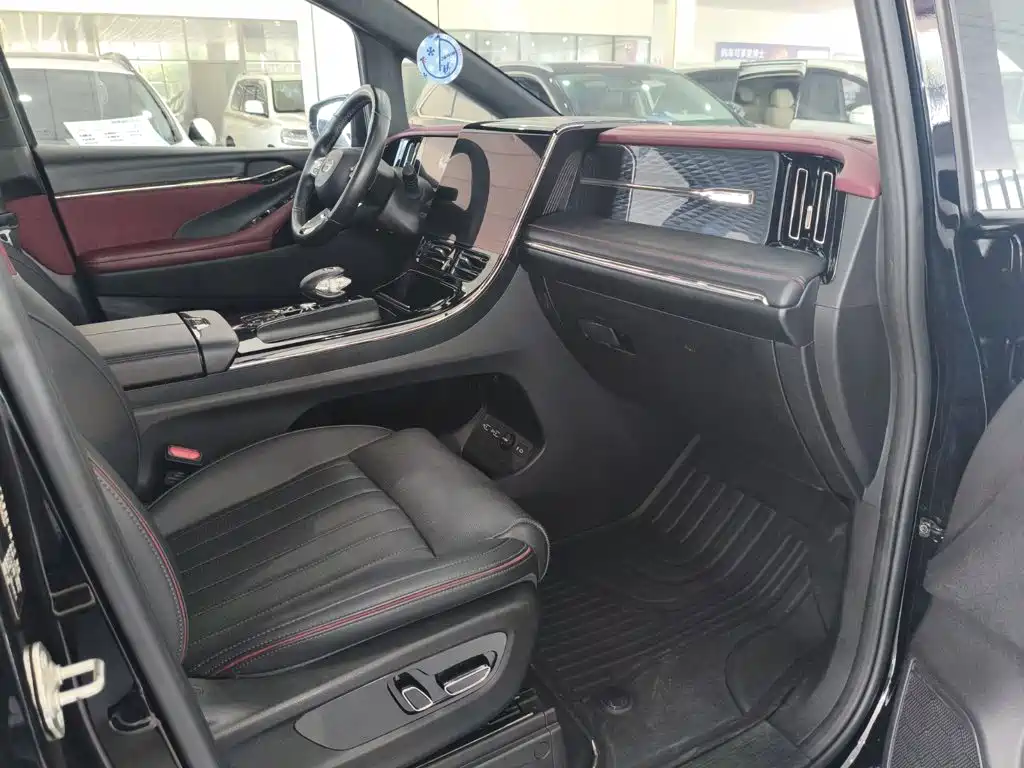 GAC Motor Trumpchi M8 — фото 13